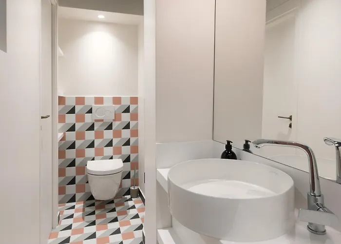 Nid Sous Les Toits, Proche Louvre * פריז